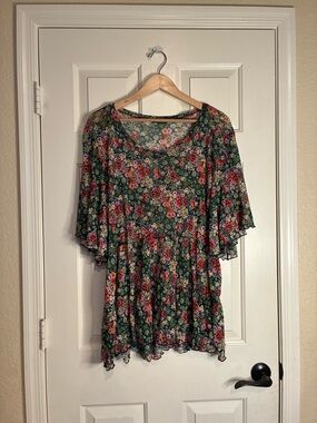 cha cha vente Green Floral Flutter-Sleeve Peplum Tunic